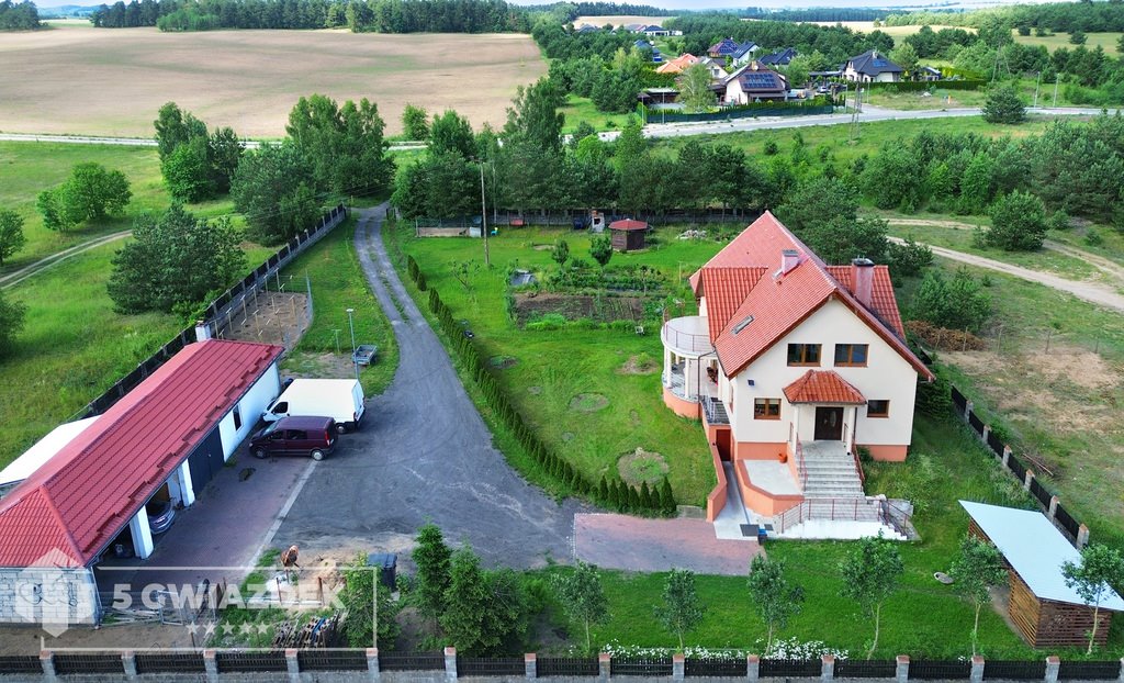 Dom na sprzedaż Szczecinek, Wypoczynkowa  325m2 Foto 1