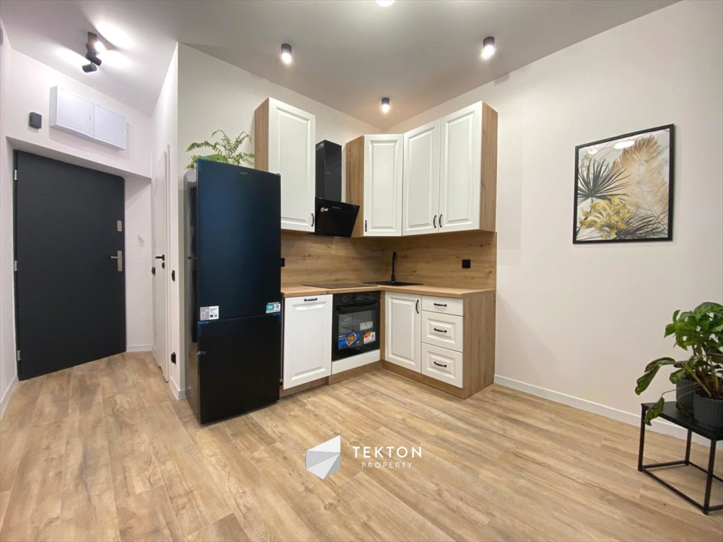 Mieszkanie dwupokojowe na sprzedaż Poznań, Łazarz, Kolejowa  27m2 Foto 1