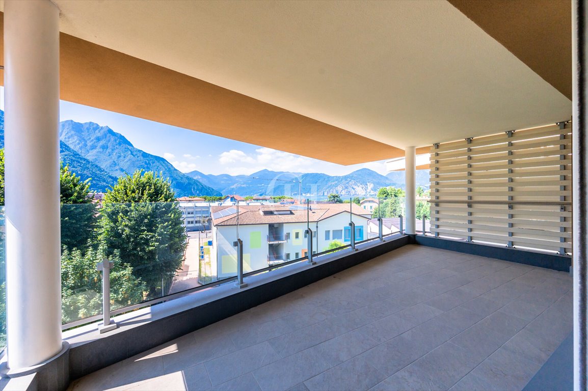 Mieszkanie dwupokojowe na sprzedaż Włochy, Pisogne  205m2 Foto 1