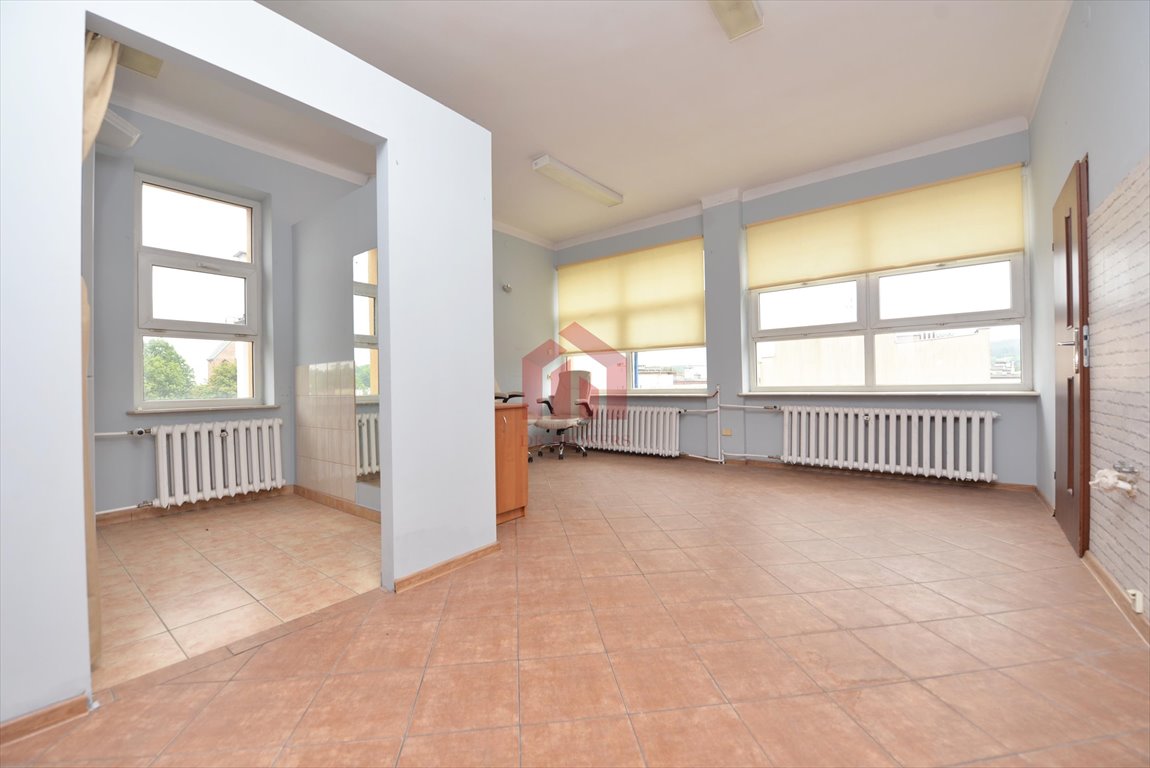 Lokal biurowy 26 m² z aneksem i parkingiem - polecam! Ropczyce, Króla Kazimierza Wielkiego  32m2 Foto 1