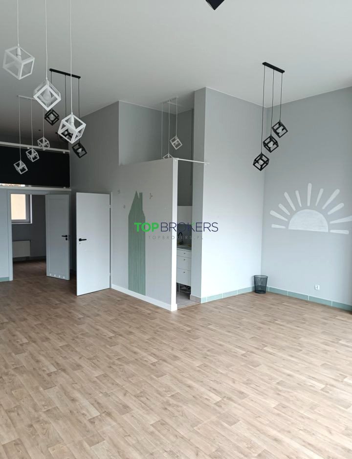 Polecam lokal usługowy 71 m² z dużą witryną i dwoma wejściami Warszawa, Ursynów Kabaty  71m2 Foto 1