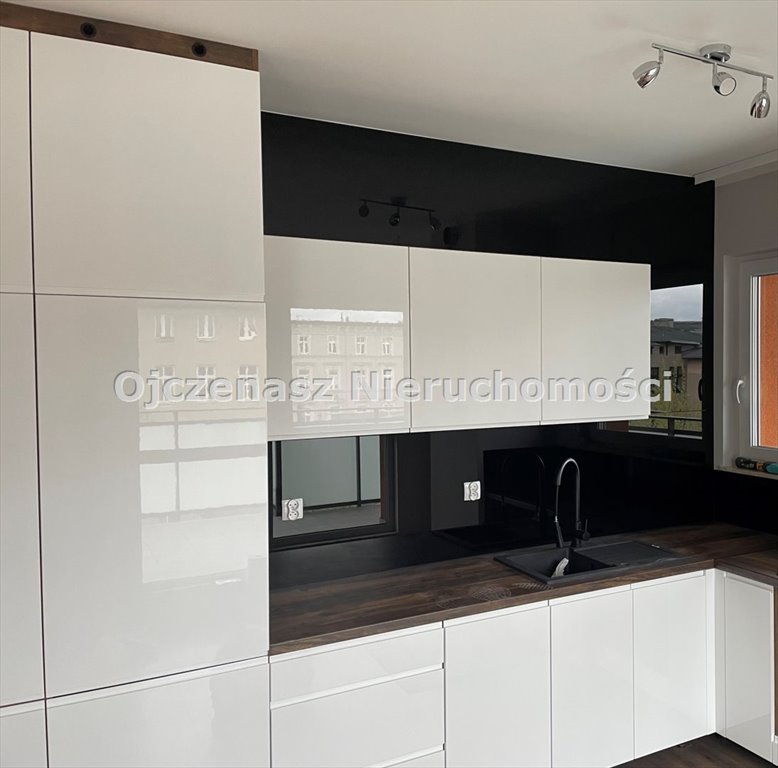 Na sprzedaż przestronne 4-pokojowe mieszkanie z tarasem 55 m² w centrum Bydgoszcz, Centrum  56m2 Foto 1