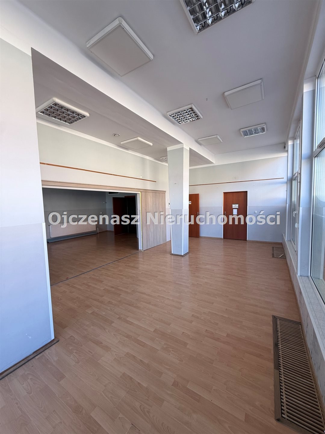 Lokal usługowy 202 m² - duże witryny - Osiedle Leśne Bydgoszcz, Osiedle Leśne  202m2 Foto 1