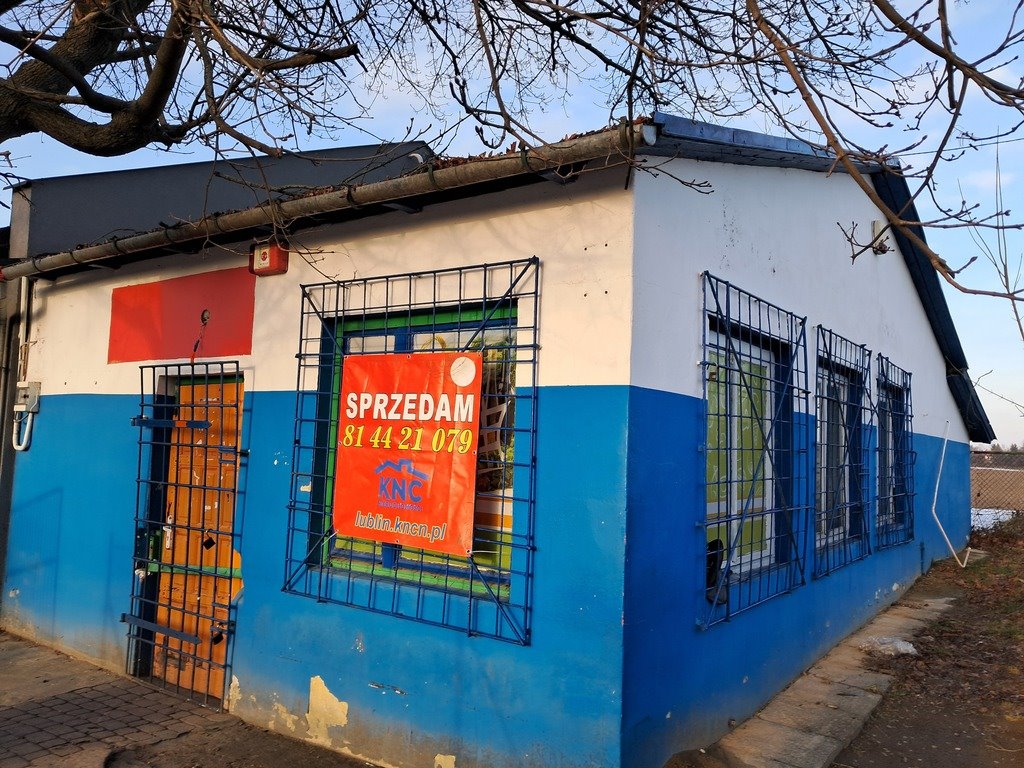 Lokal usługowy 70m2 z parkingiem, idealny na handel i usługi Bronice  70m2 Foto 1