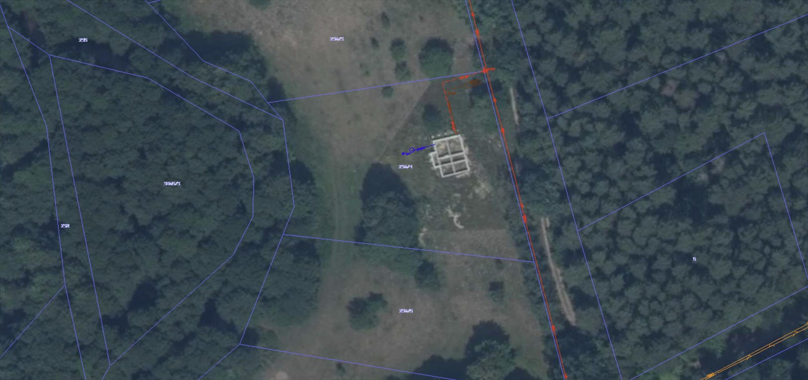 Działka z fundamentami domu nad rzeką Kosna w Pajtuńskim Młynie Pajtuny  3 012m2 Foto 1