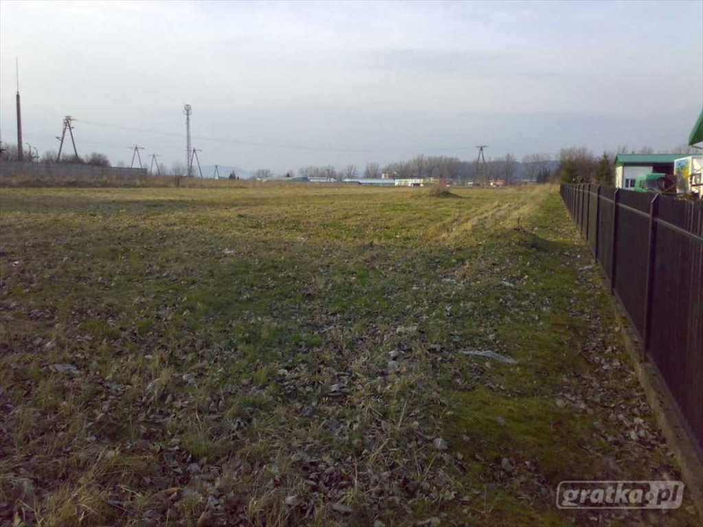 Działki inwestycyjne 45 a z mediami, dobra lokalizacja Kłodzko  2 500m2 Foto 1