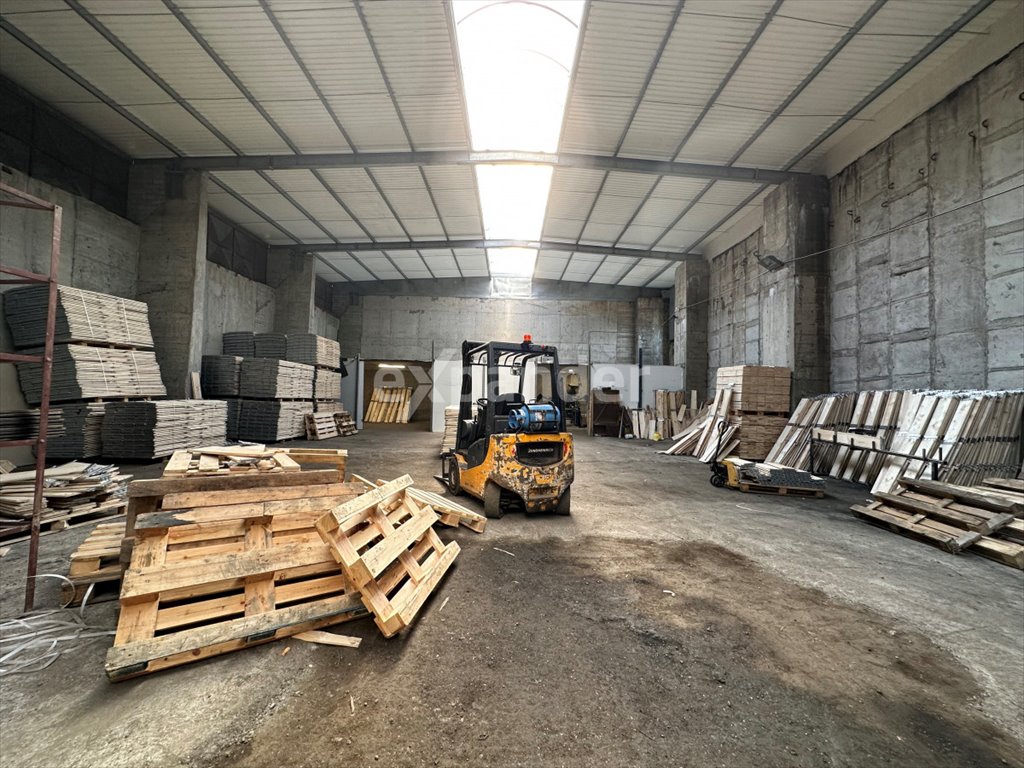 Lokal użytkowy na wynajem Częstochowa  1 200m2 Foto 1