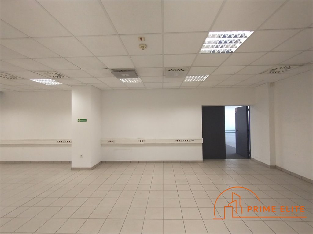 Polecam duży magazyn z biurami 2020 m², parking i doki Piaseczno, Jana Pawła II  2 020m2 Foto 1
