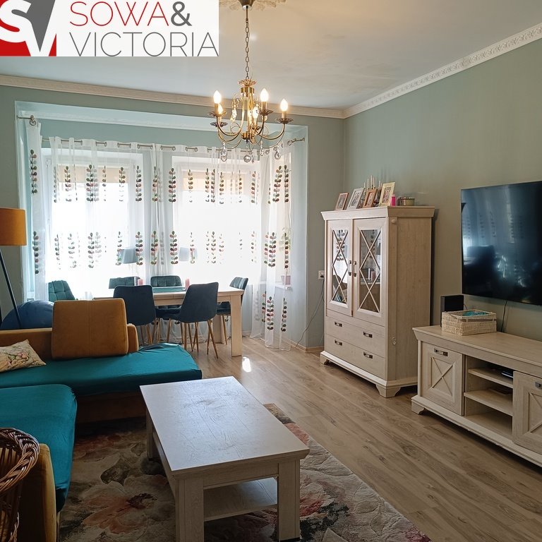 Mieszkanie czteropokojowe  na sprzedaż Wałbrzych, Śródmieście  136m2 Foto 1