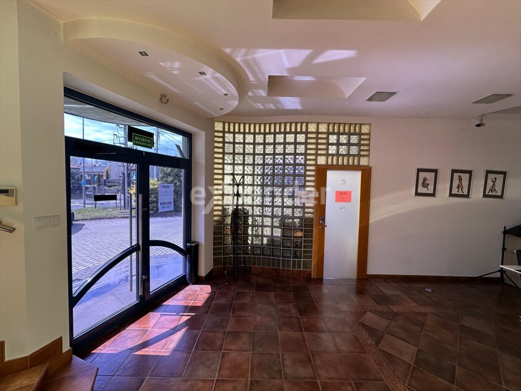 Wynajem obiektu przemysłowego 1279 m² z rampami i parkingiem Częstochowa, Warszawska  1 279m2 Foto 1