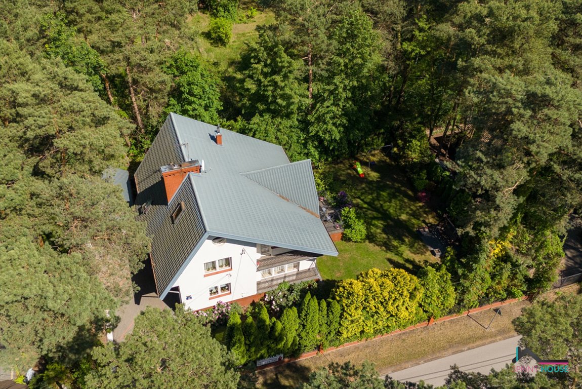 Do sprzedania dom 200 m² w Józefowie z ogrodem i potencjałem: Józefów: Jachowicza