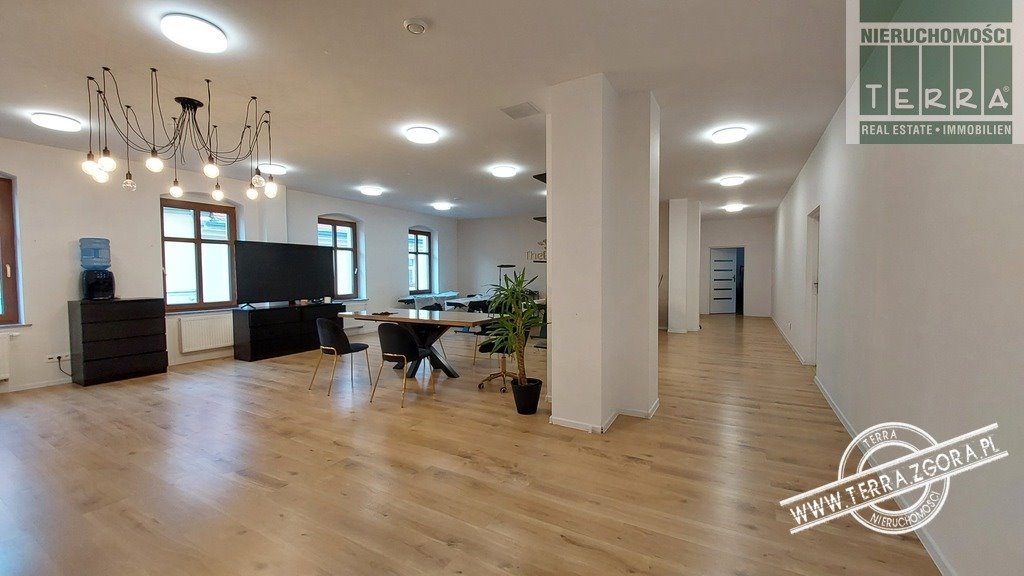Lokal użytkowy na wynajem Zielona Góra  208m2 Foto 1
