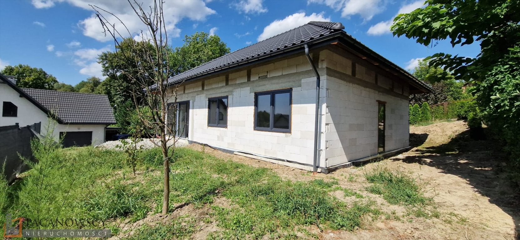 Do sprzedania przestronny dom 160 m² z garażem w Radwanowicach Radwanowice  160m2 Foto 1