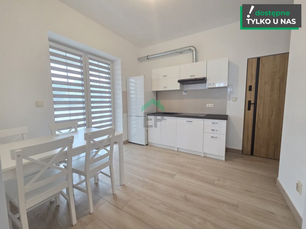 Nowoczesne 29 m² z balkonem - komfort i funkcjonalność.: Blachownia Ostrowy