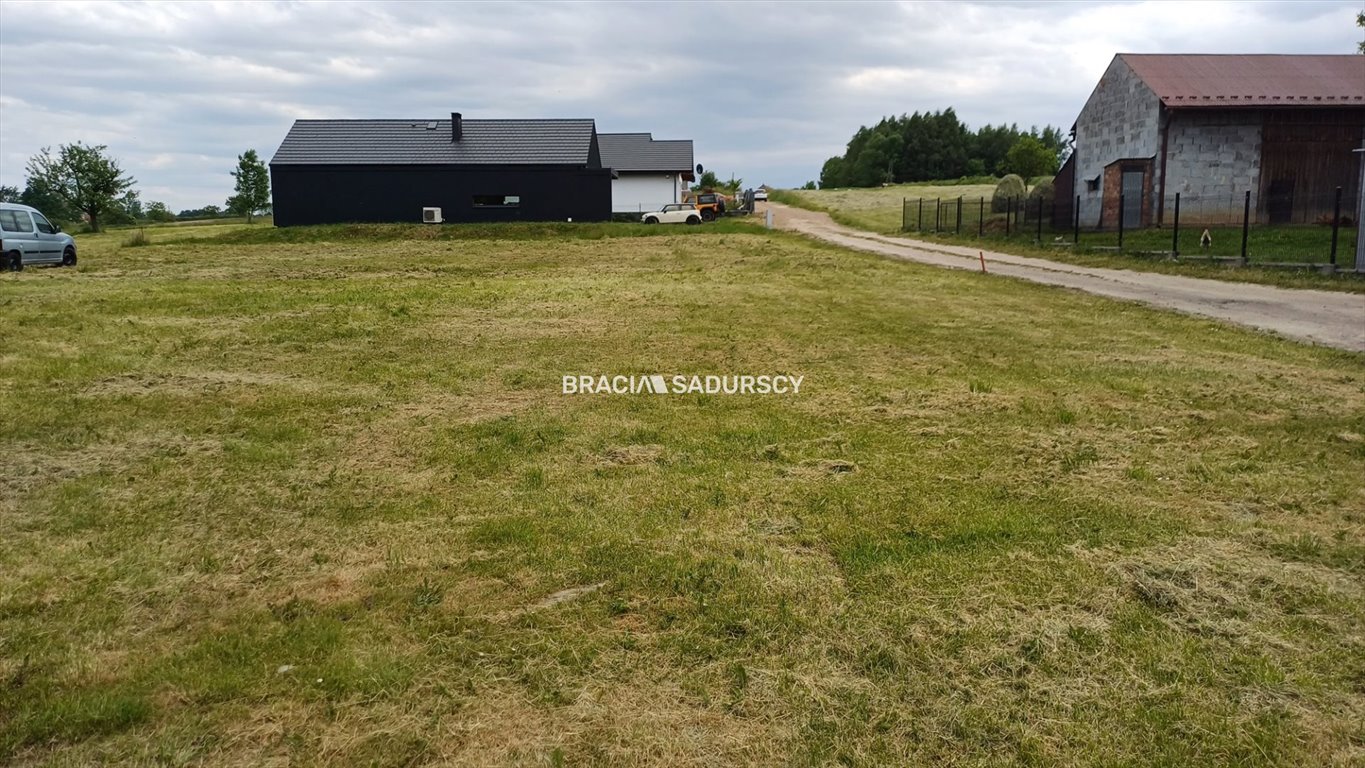 Działka budowlana w Brzezince z mediami i szybkim dojazdem Brzezinka, Dolna  958m2 Foto 1