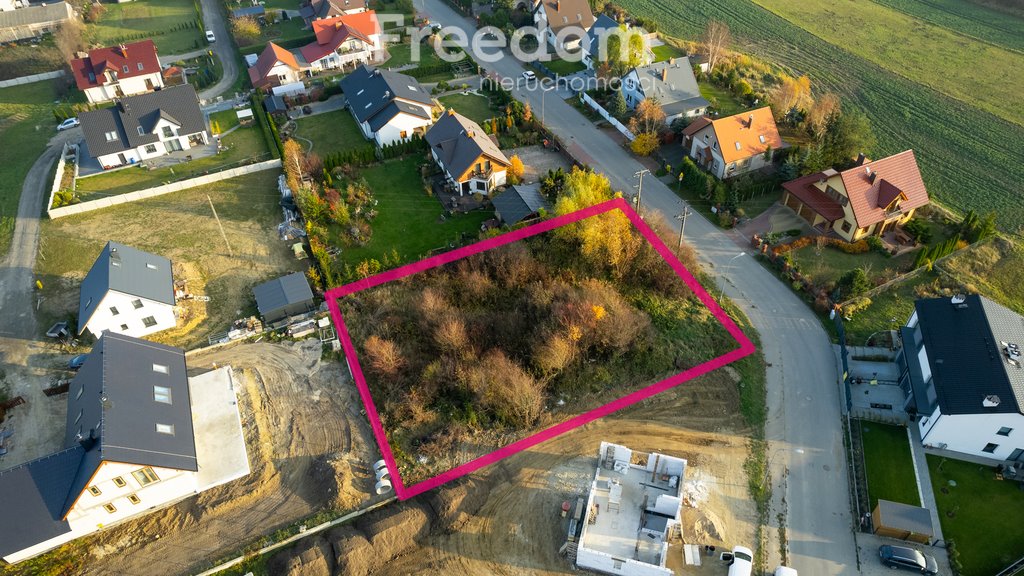 Do sprzedania działka 1379 m² z mediami w Żukczynie Żukczyn  1 379m2 Foto 1