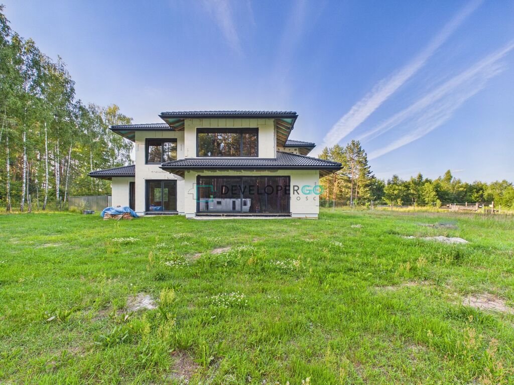 Nowoczesny dom z prywatnym lasem 323 m² w Kucharówce Kucharówka  323m2 Foto 1