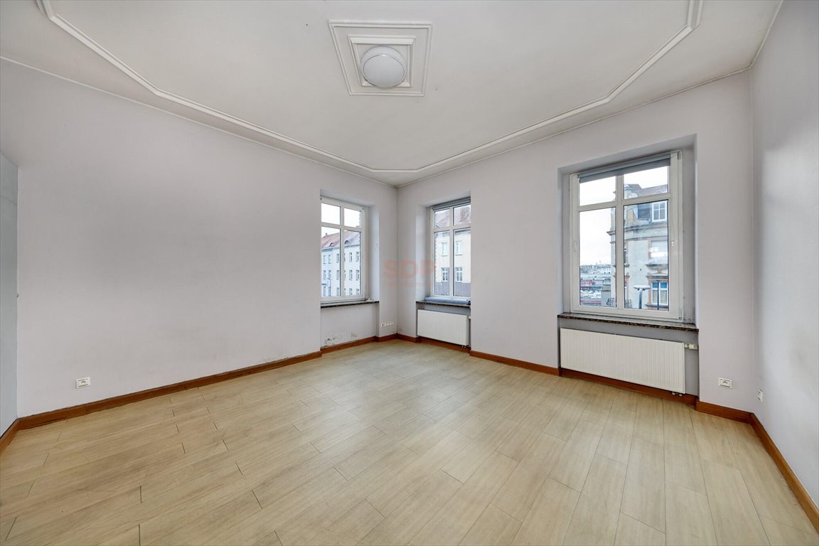 Sprzedam przestronne 6-pokojowe mieszkanie 42 m² w Gliwicach: Gliwice: Bohaterów Getta Warszawskiego