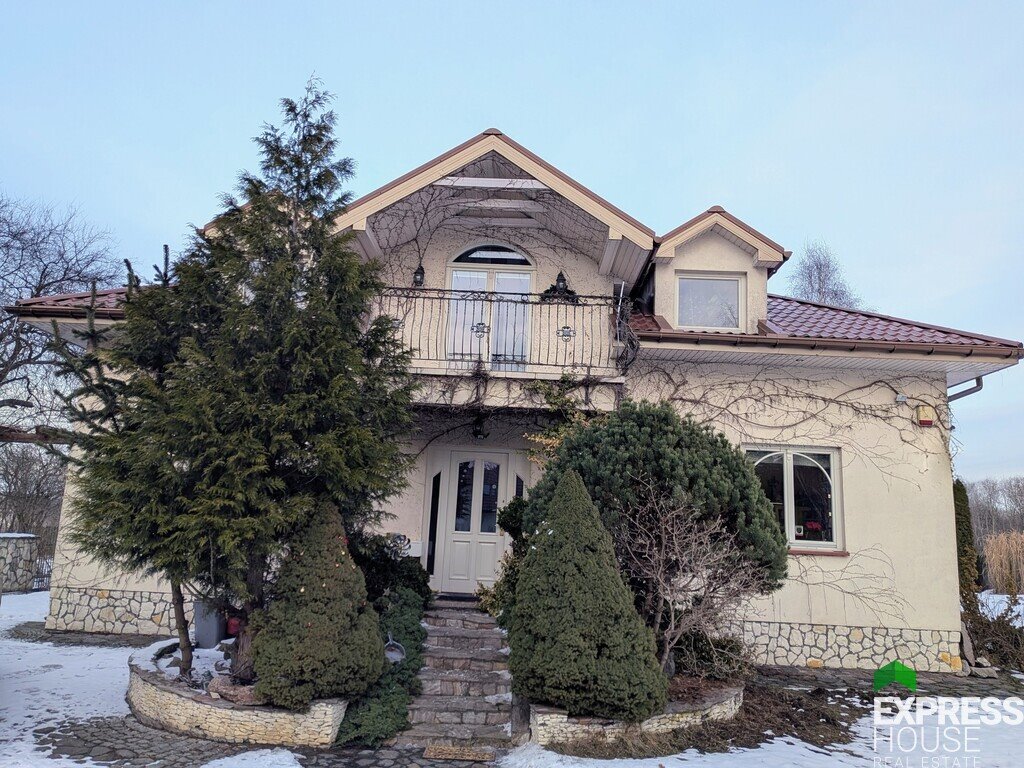 Przestronny dom 244 m² z ogrodem i garażami w Kadach Kady, Mazowiecka  244m2 Foto 1