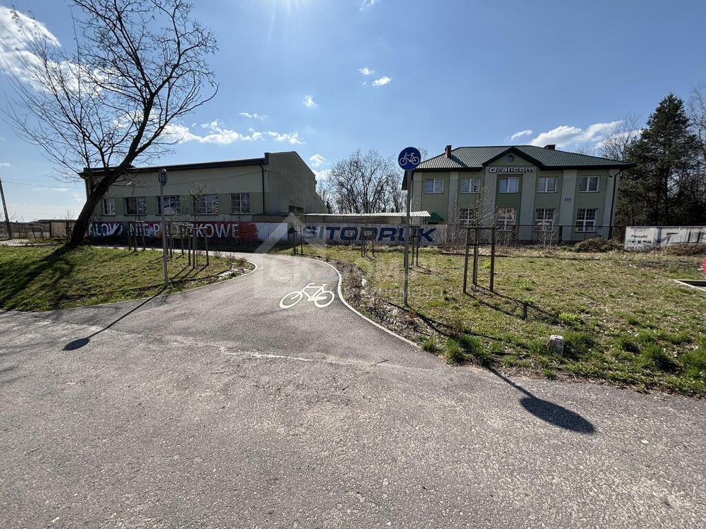 Obiekt usługowo-mieszkalny z produkcją, 468 m², Starachowice Starachowice  469m2 Foto 1