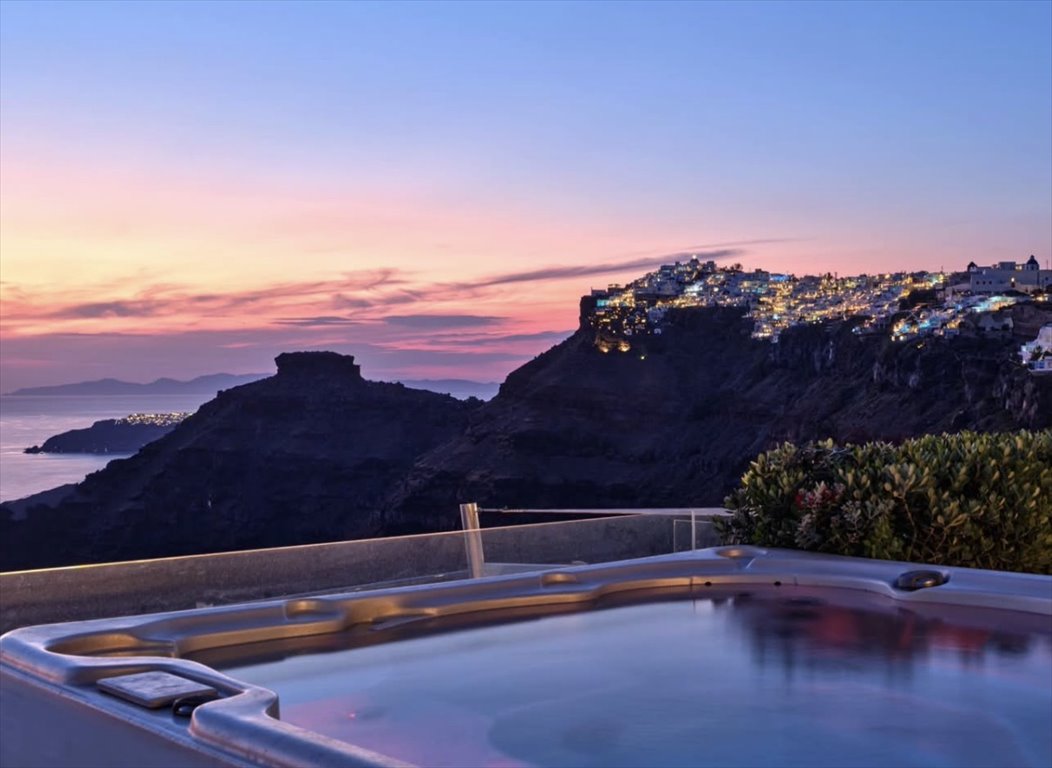 Luksusowa willa z widokiem na kalderę i jacuzzi polecam Grecja, Santorini, Pobrežie  170m2 Foto 1