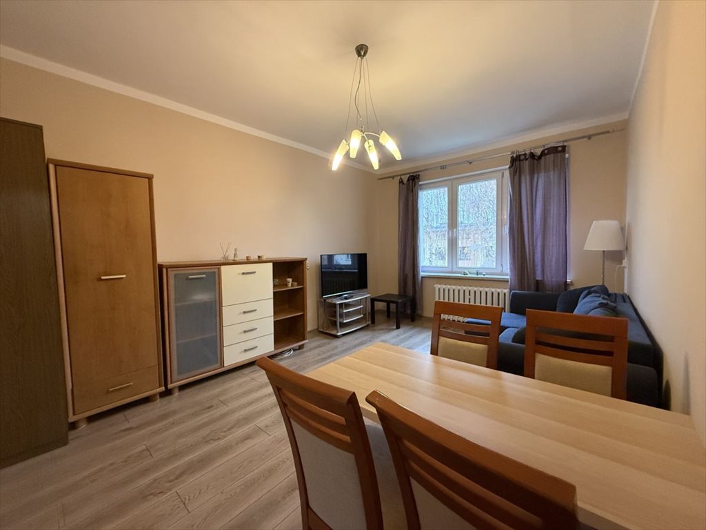 Mieszkanie dwupokojowe na wynajem Bielsko-Biała, Wita Stwosza  48m2 Foto 1