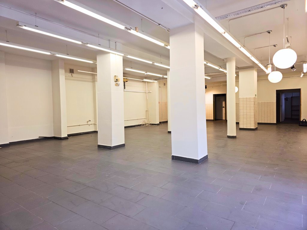 Na wynajem przestronny lokal usługowy 200 m² z klimatyzacją Rzeszów, Dębicka  200m2 Foto 1