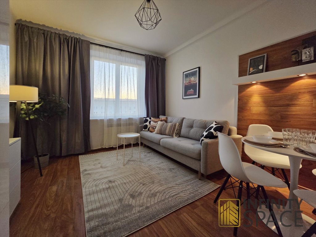 Widok na skyline Warszawy – kawalerka 19 m2 na ostatnim piętrze Warszawa, Śródmieście Mirów, Aleja Jana Pawła II  19m2 Foto 1