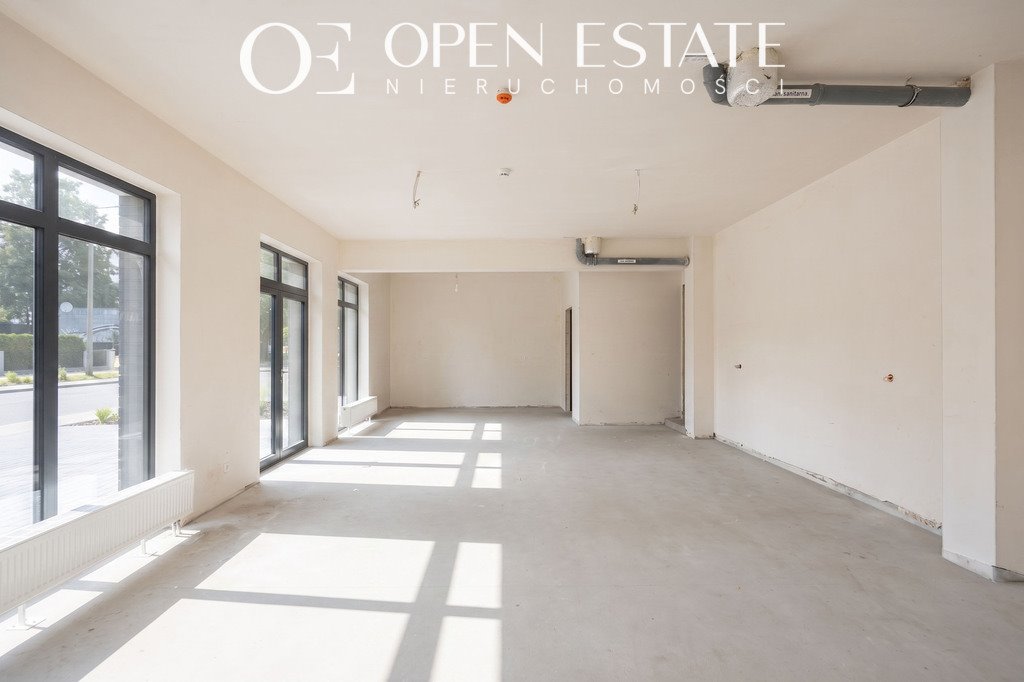 Lokal użytkowy 86,69 m² w Pruszkowie, witryny, parking - polecam! Pruszków, Bohaterów Warszawy  87m2 Foto 1