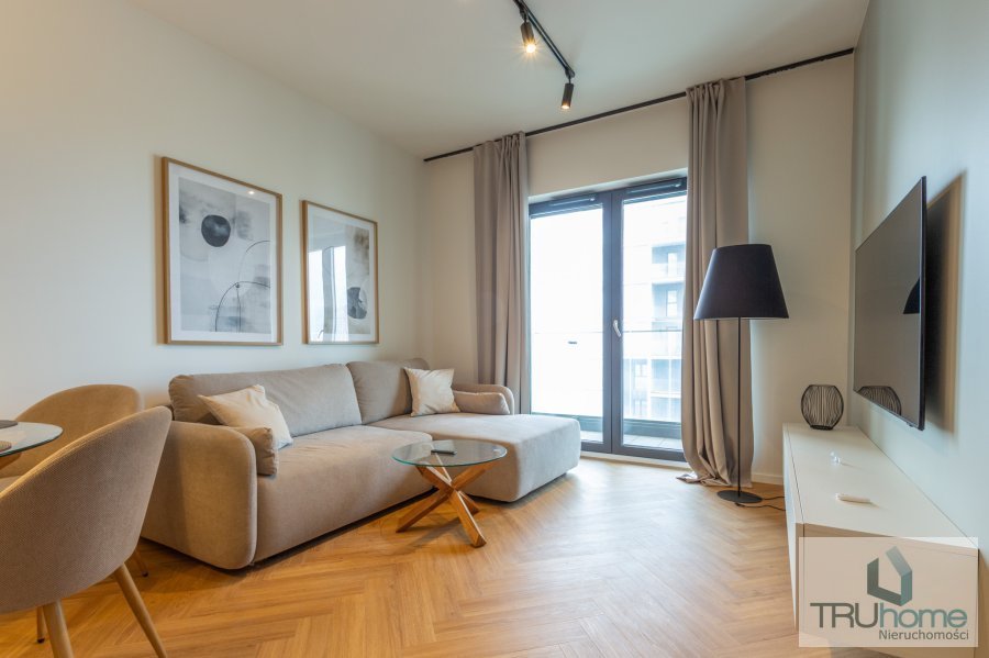 Mieszkanie trzypokojowe na wynajem Katowice, Śródmieście, Henryka Mikołaja Góreckiego  60m2 Foto 1