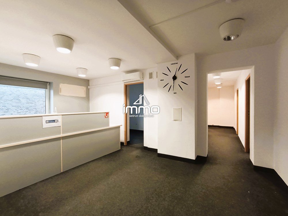 Atrakcyjny lokal użytkowy 261 m² z tarasem w Oleśnicy. Oleśnica, Kochanowskiego  261m2 Foto 1