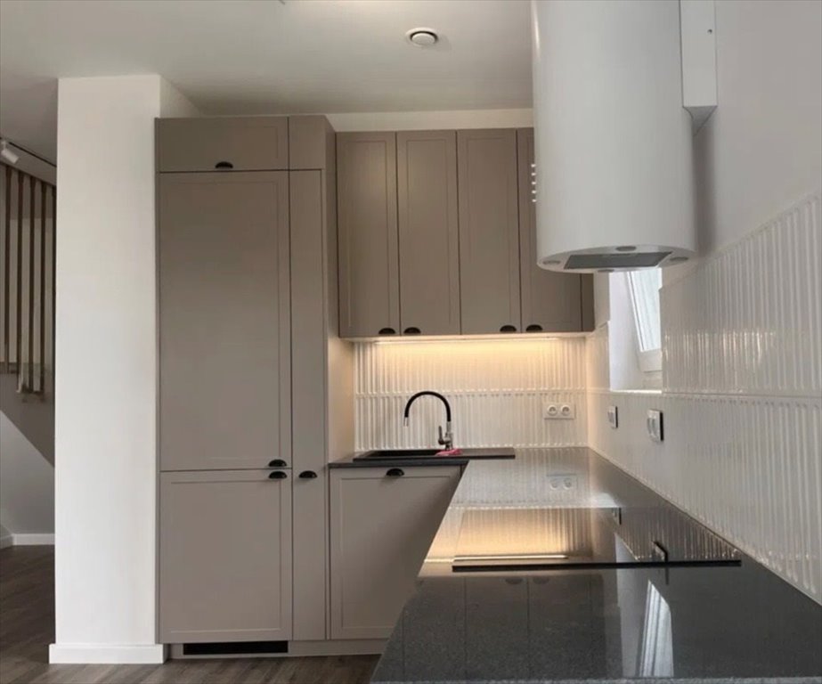 Segment narożny 106 m² z ogrodem i widokiem na las Lesznowola  106m2 Foto 1