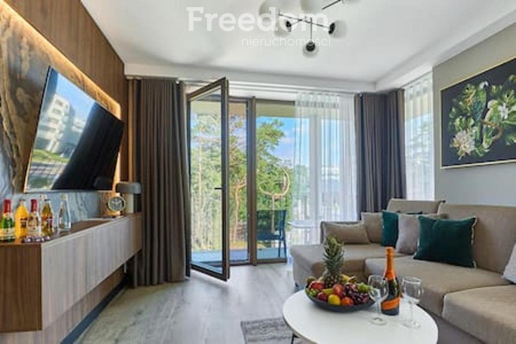 Mieszkanie trzypokojowe na sprzedaż Świnoujście, Uzdrowiskowa  59m2 Foto 1