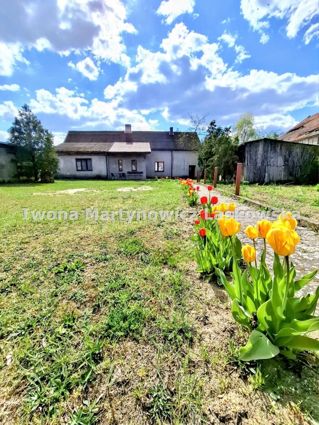 Do sprzedania przestronny dom 93 m² z potencjałem w Wińsku: Wińsko