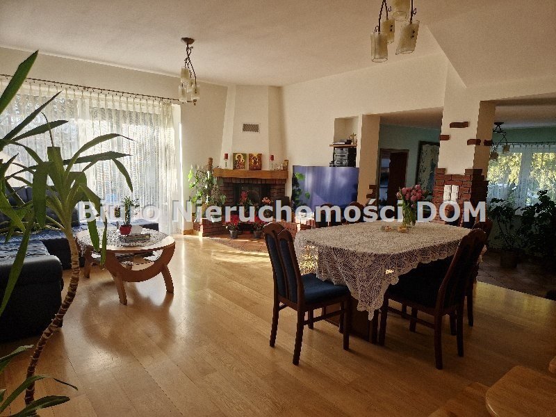 Przestronny dom z ogrodem i tarasem w spokojnej okolicy Częstochowa, Raków Zachód  233m2 Foto 1