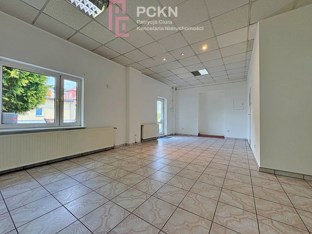 Lokal usługowo-biurowy 135 m² z dużymi oknami i parkingiem Opole, Grudzice  125m2 Foto 1