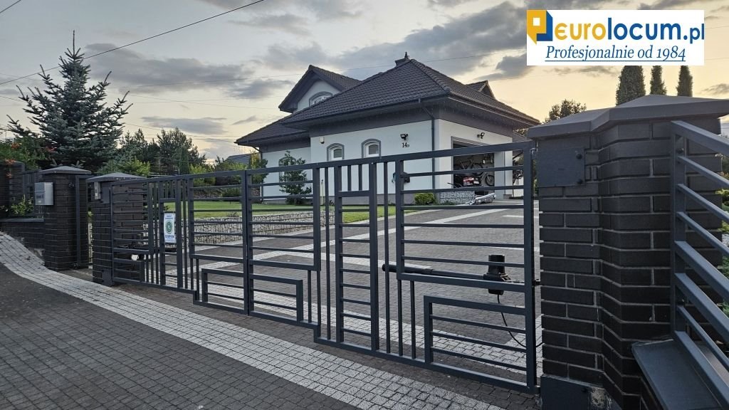 Komfortowy dom 298 m² z klimatyzacją i fotowoltaiką - polecam! Starachowice, Myśliwska  298m2 Foto 1