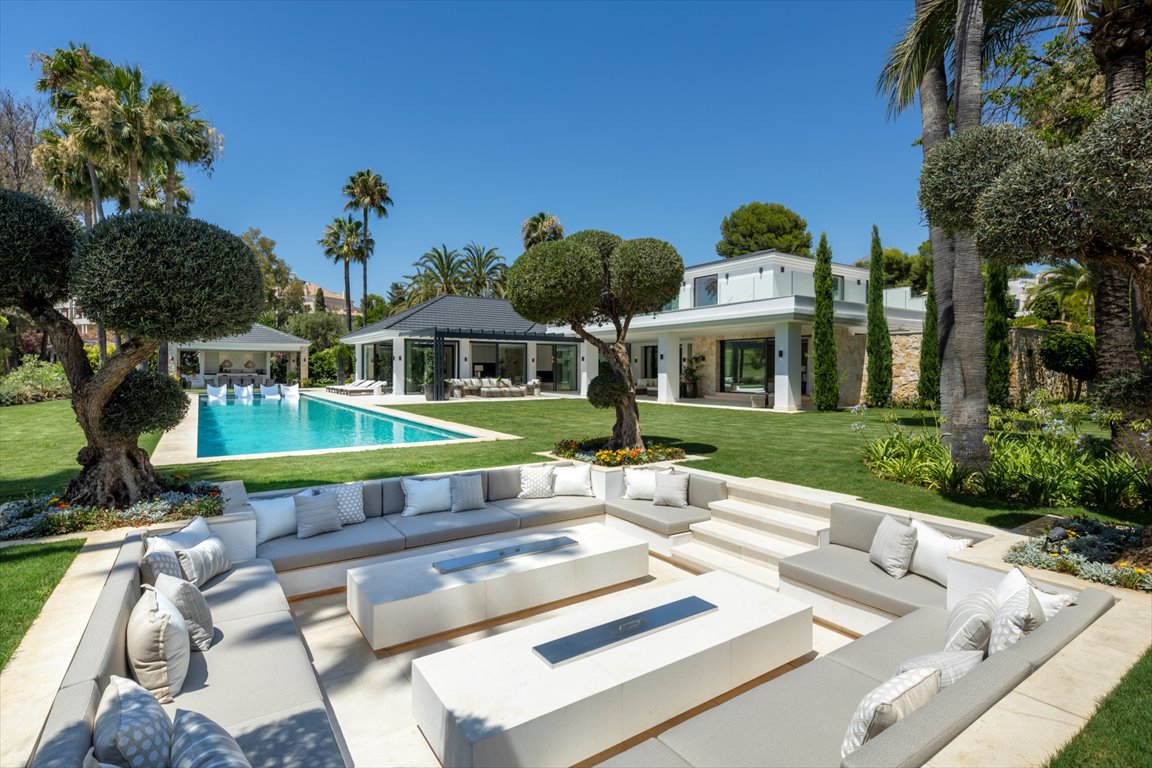 Luksusowa willa golfowa z basenem i panoramicznymi widokami Hiszpania, Nueva Andalucia Las Brisas, Las Brisas  1 636m2 Foto 1