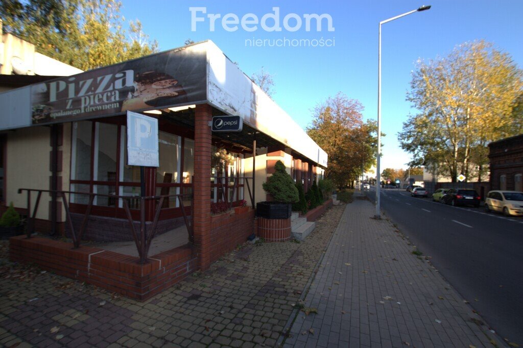 Lokal użytkowy na sprzedaż Koło, 3 Maja  298m2 Foto 1