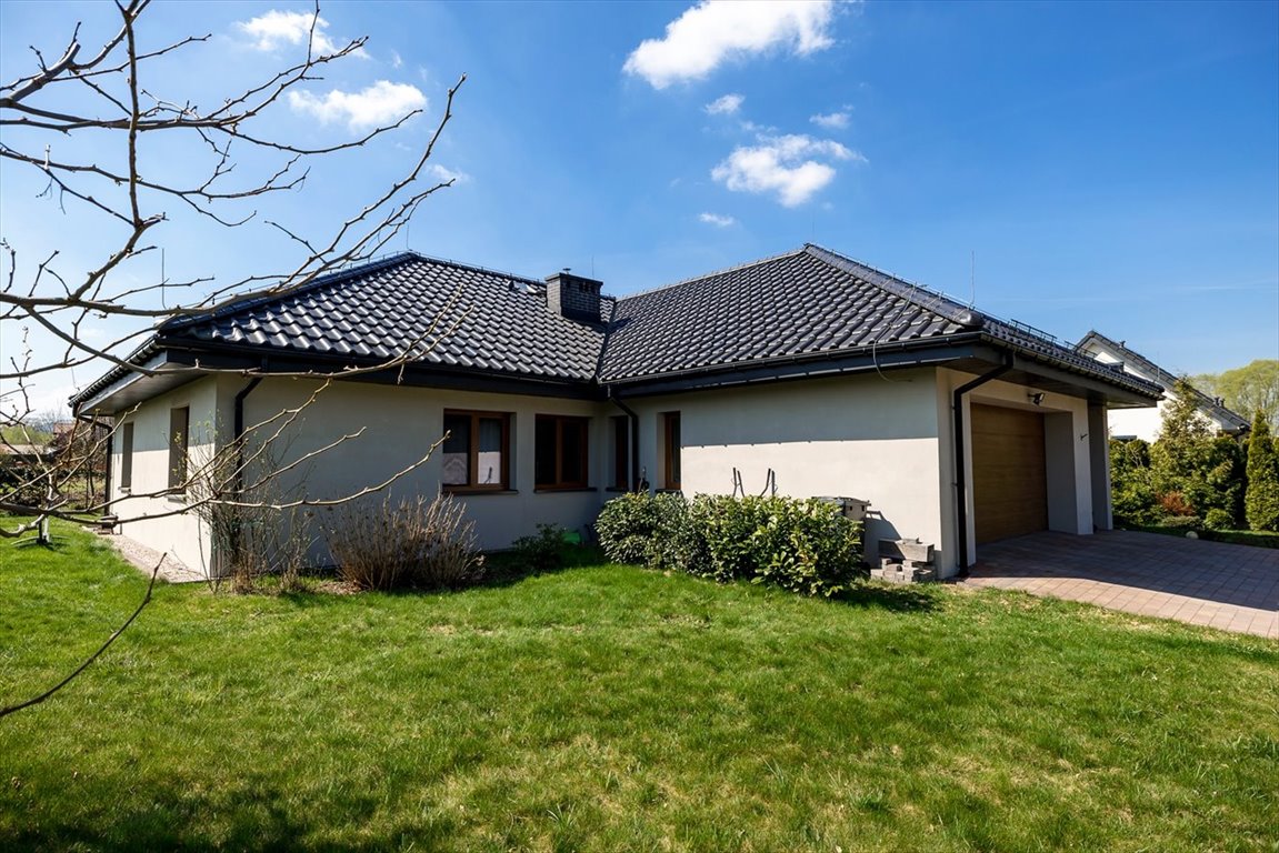 Nowoczesny dom 166 m2 z garażem, tarasem i ogrzewaniem podłogowym Kęty  166m2 Foto 1