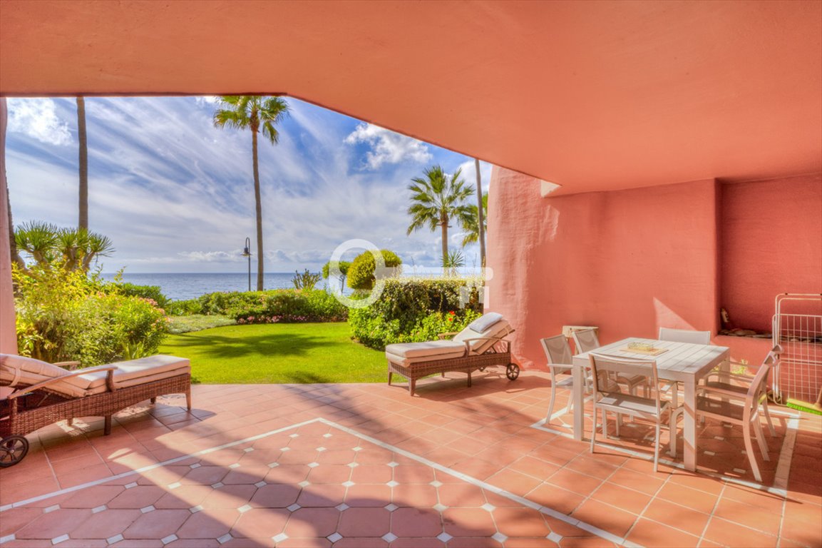 Na sprzedaż luksusowy apartament 170 m² z widokiem na plażę Hiszpania, Marbella, Estepona  170m2 Foto 1