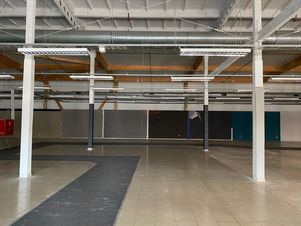 Wynajem lokalu 350 m² z witryną na handel i usługi Wrocław, Psie Pole, Kowale, Brucknera Aleksandra  350m2 Foto 1