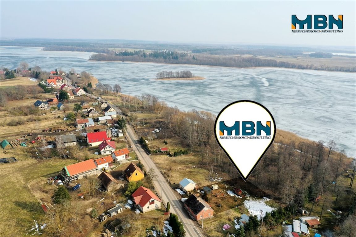 Działka nad jeziorem Jagodnym z linią brzegową i budynkiem Prażmowo, Prażmowo  828m2 Foto 1