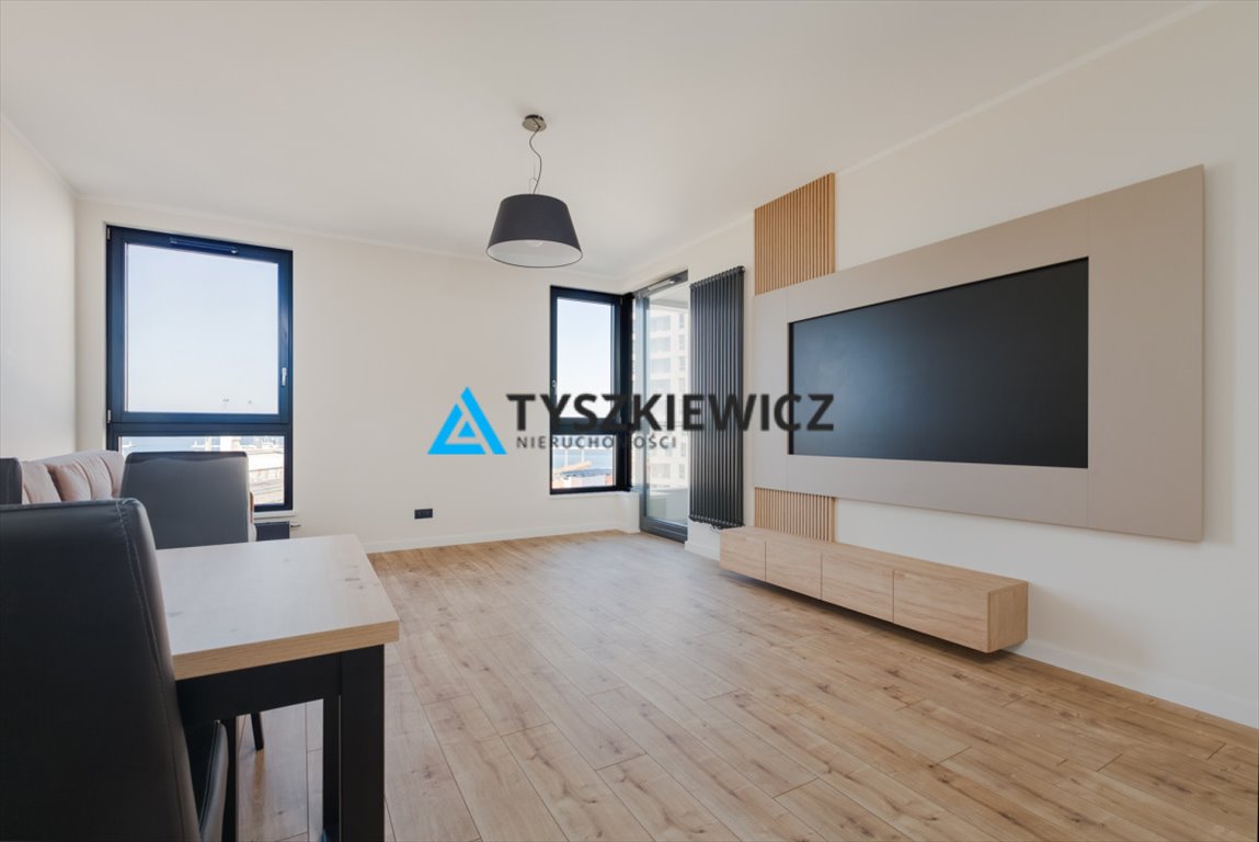 Nowoczesny apartament z panoramicznym widokiem na port Gdynia, Śródmieście, Węglowa  47m2 Foto 1