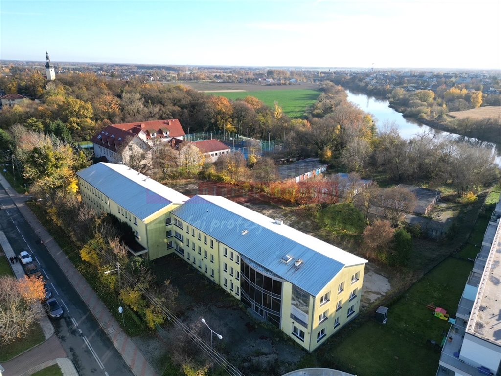Zapraszam do obejrzenia nieruchomości z biurami i dużym potencjałem Krapkowice, Otmęt  2 737m2 Foto 1