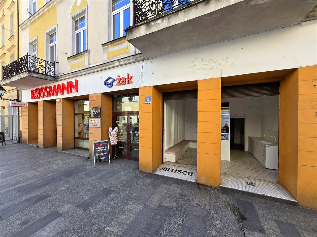 Na wynajem przestronny lokal handlowo-usługowy 35 m² przy deptaku Leszno, Słowiańska 11  35m2 Foto 1