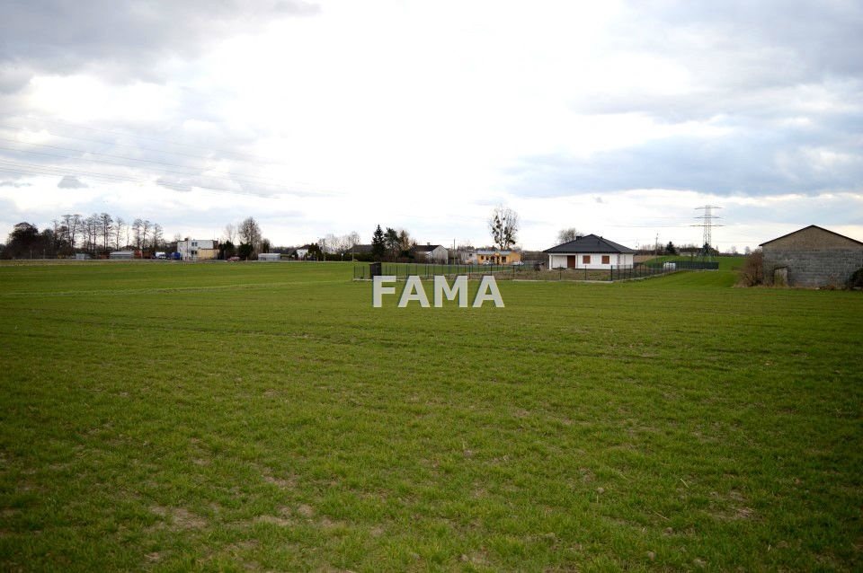 Działka 3081 m² w Chełmica Duża z dostępem do mediów Chełmica Duża  3 081m2 Foto 1