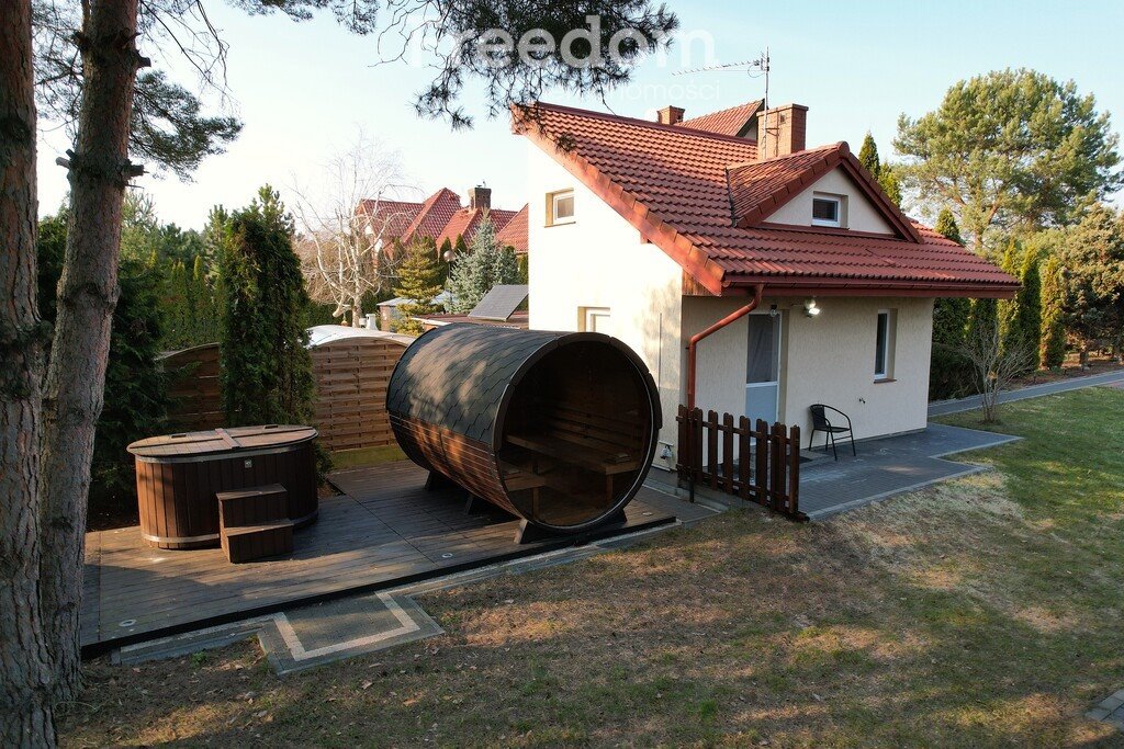 Urokliwy domek z sauną i jacuzzi nad jeziorami Straduny  1 042m2 Foto 1