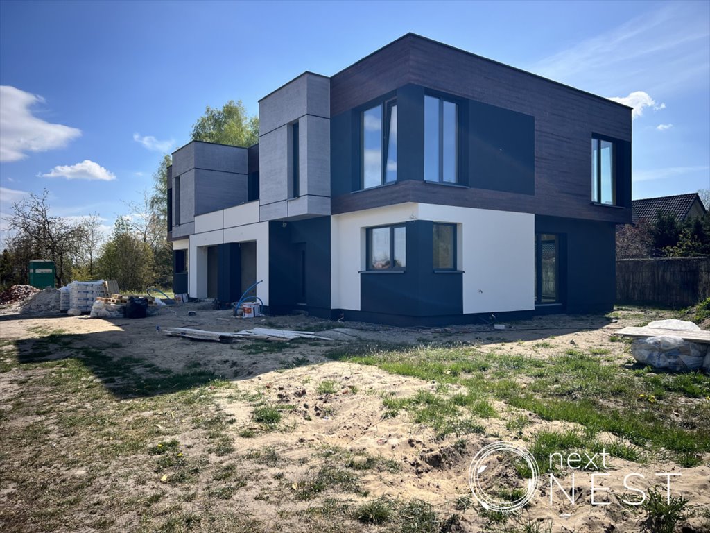 Nowoczesny dwulokalowy dom z dużymi przeszkleniami i ogrzewaniem podłogowym Długa Szlachecka, Księdza Jerzego Popiełuszki  174m2 Foto 1