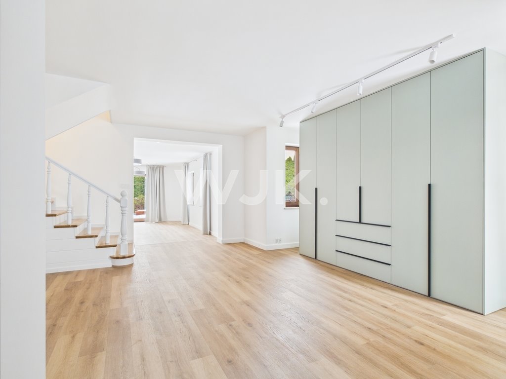 Wilanów, dom 300 m2 z klimatyzacją, garaż, odświeżony Warszawa, Wilanów  300m2 Foto 1